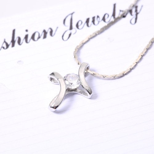 Fashion Alloy Clavicle Chain Twisted Cross Diamond Pendant Necklace for Women Jewelry